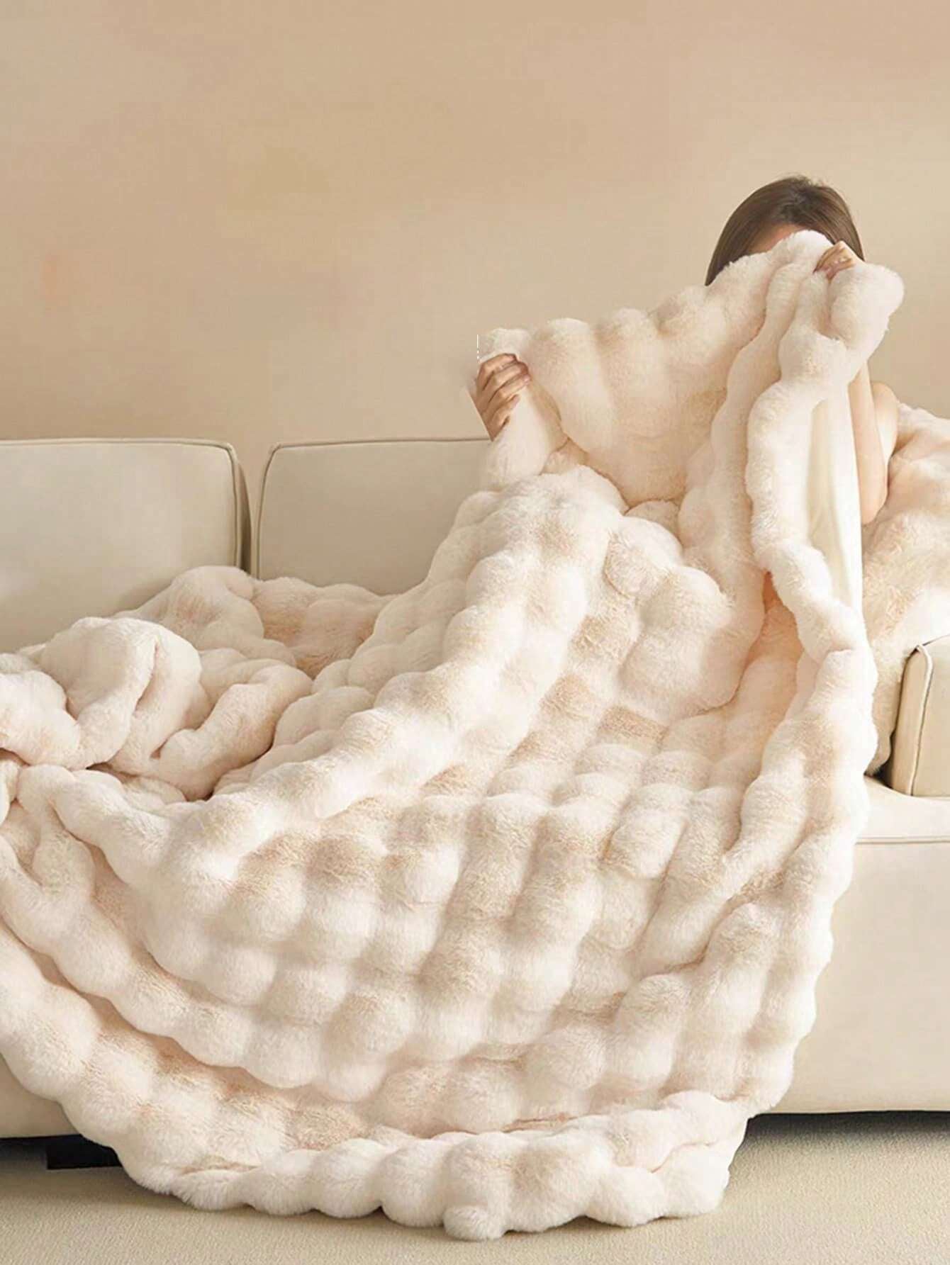 1Pc Double-Sided Plush Blanket, Soft Warm Faux Fur Luxury Style Throw for Multi-Purpose Use in Living Room, Bedroom and Sofa