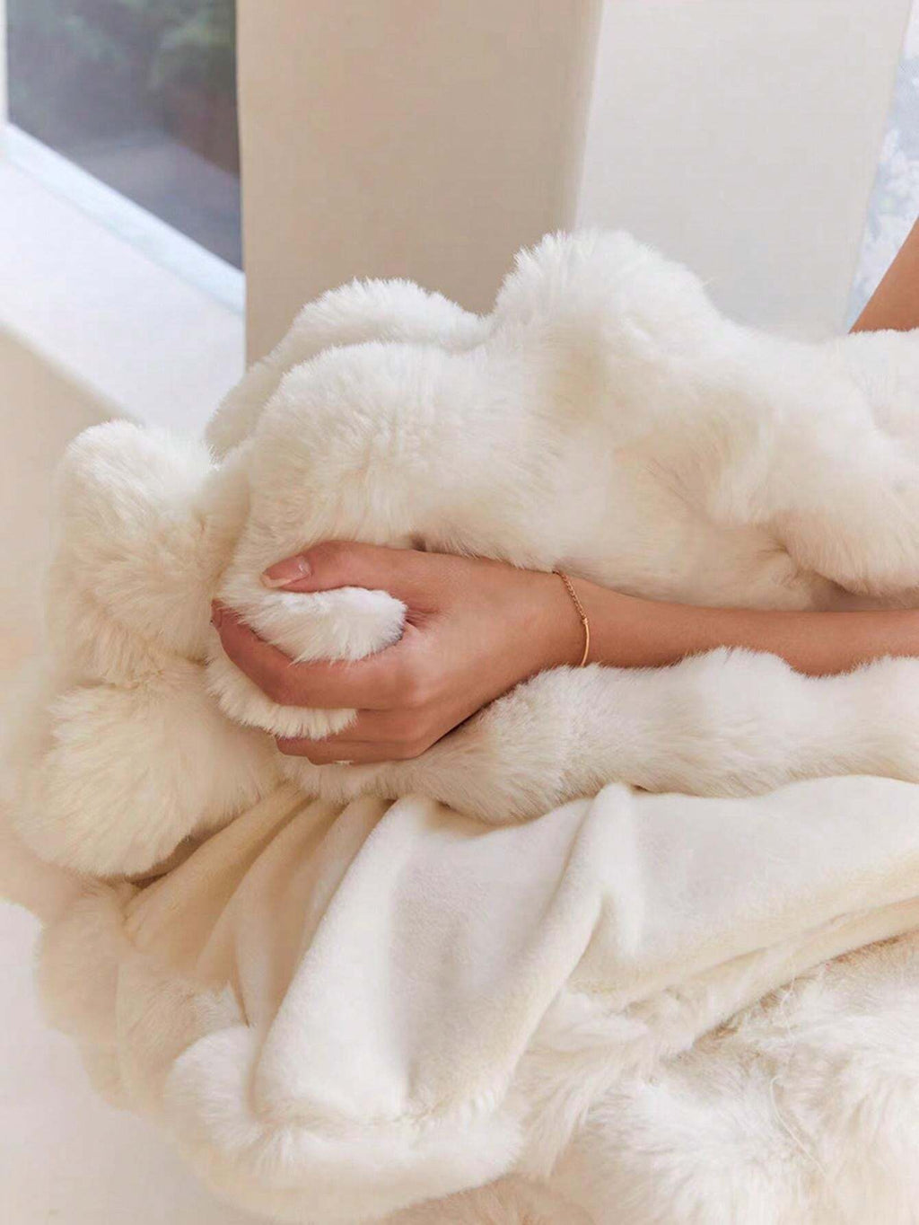 1Pc Double-Sided Plush Blanket, Soft Warm Faux Fur Luxury Style Throw for Multi-Purpose Use in Living Room, Bedroom and Sofa