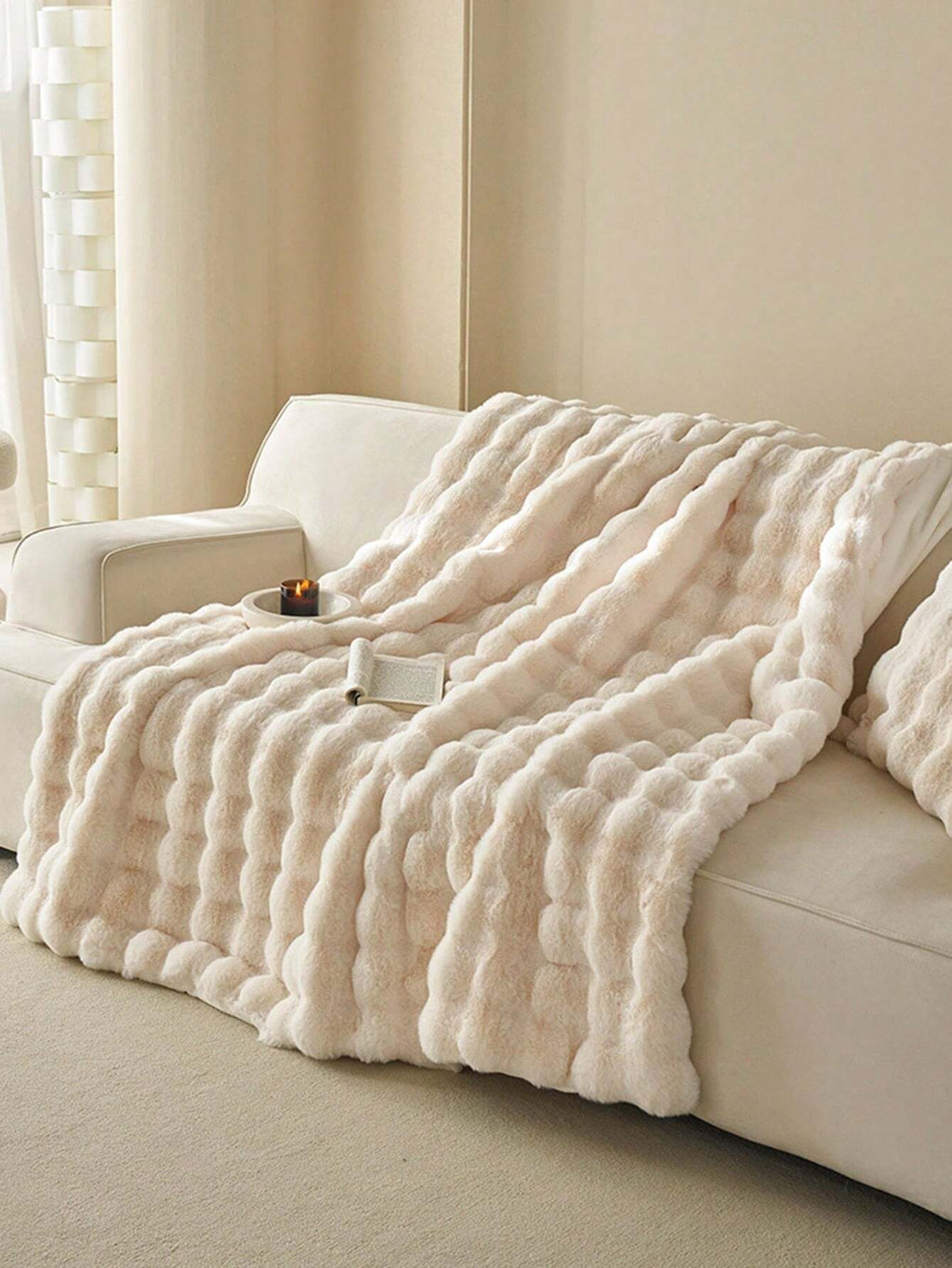 1Pc Double-Sided Plush Blanket, Soft Warm Faux Fur Luxury Style Throw for Multi-Purpose Use in Living Room, Bedroom and Sofa